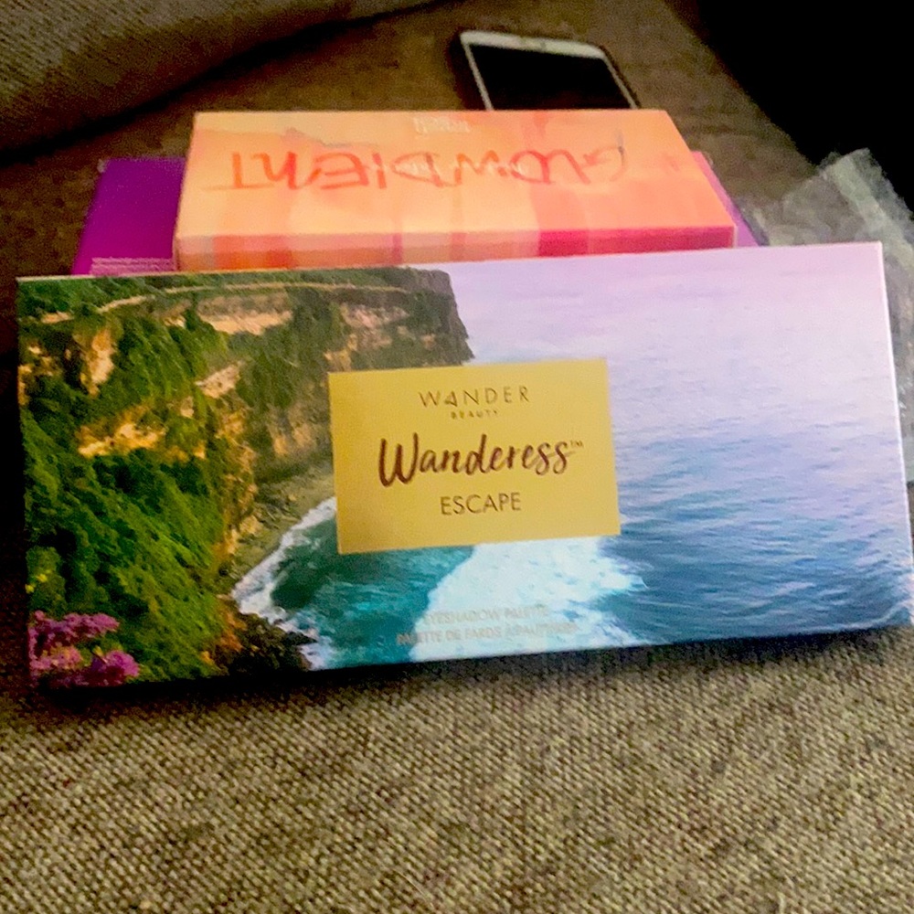 Brand new never opened eye shadow pallet